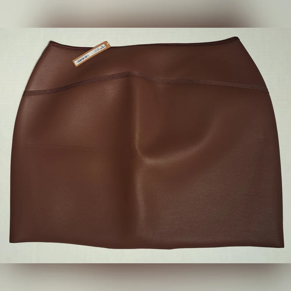 ⛱️NWT SKIMS Rubberized Scuba Coverup Swim Skirt Brown COCOA 2X